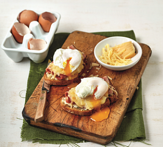 Topinky se sýrem, šunkou a vejcem