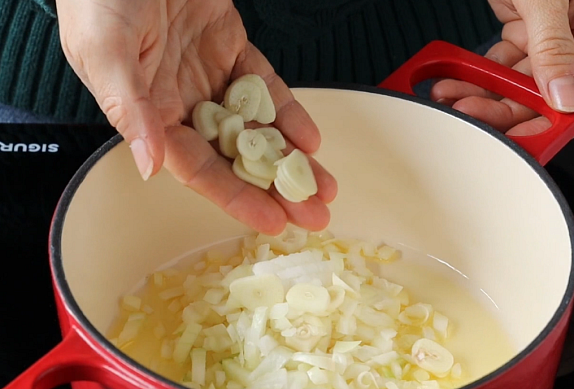 Květákový krém s parmazánem